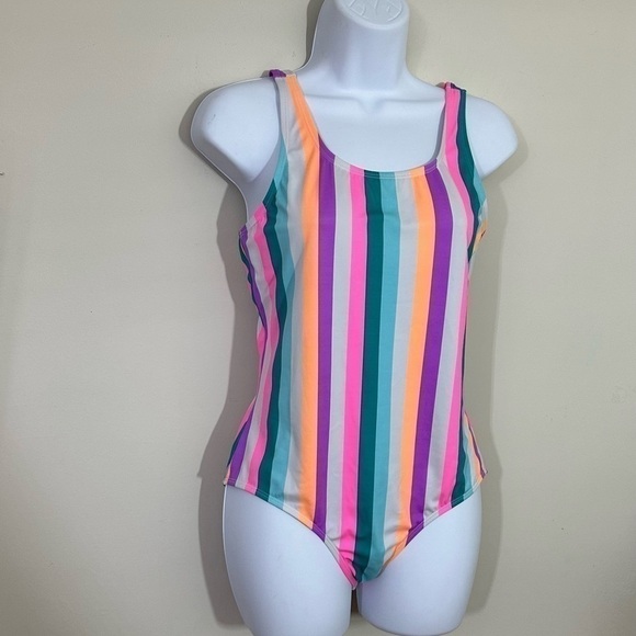 So sz 16 1/ 2 swimsuit one piece. In a pretty stripe nearly new - Picture 10 of 16